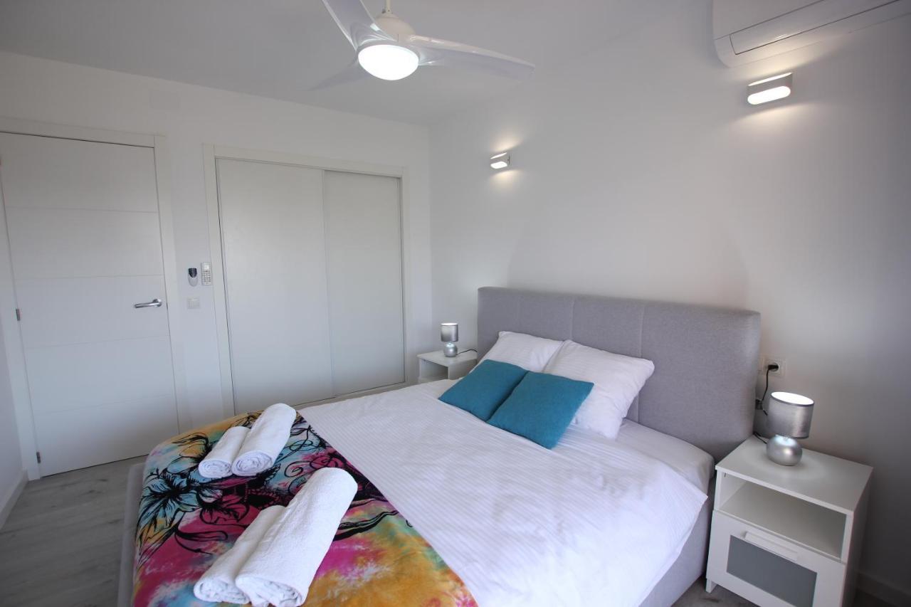 El Palmeral,Sea View,Pool- Seasonal Appartement Torrevieja Buitenkant foto