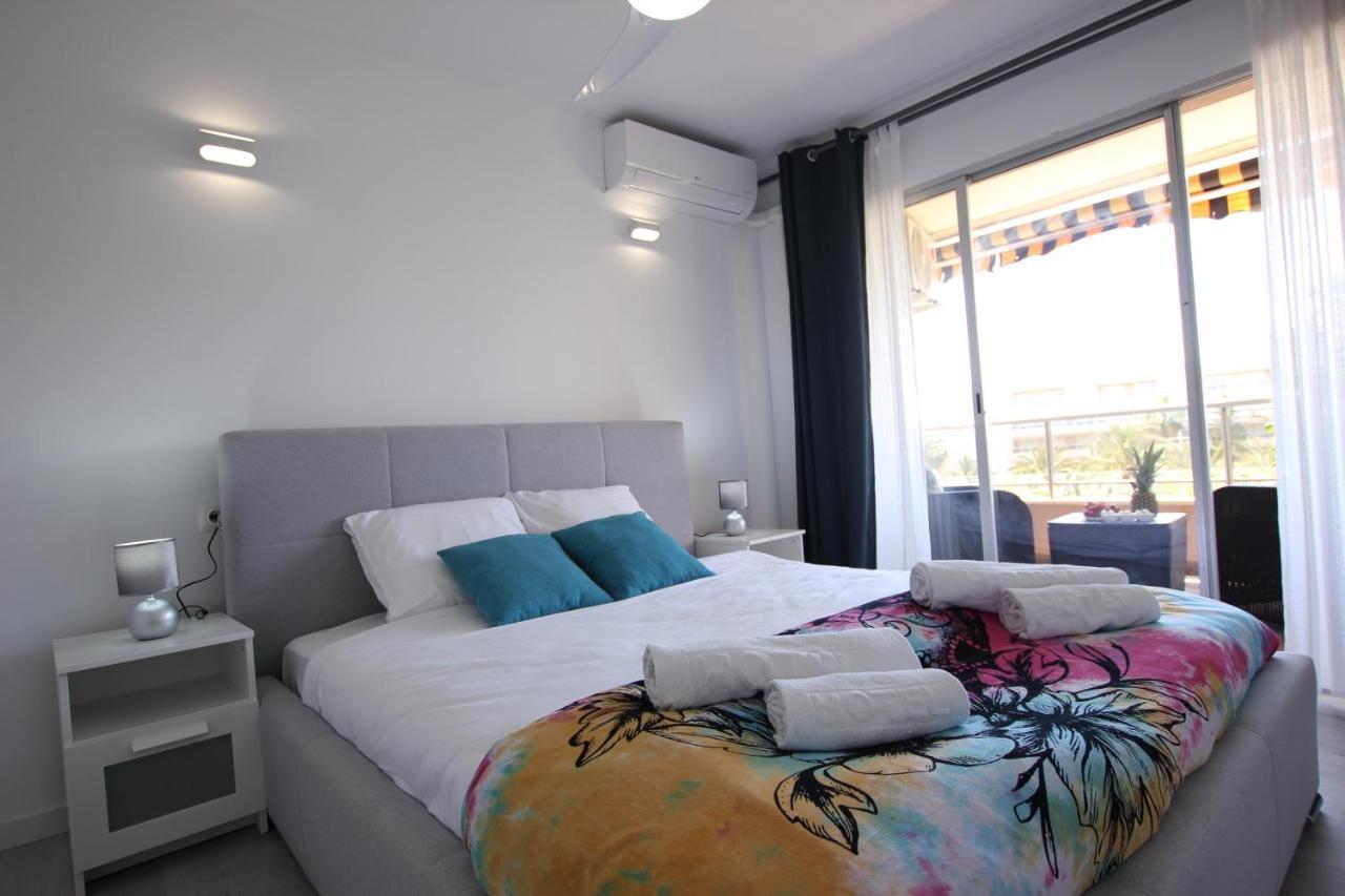 El Palmeral,Sea View,Pool- Seasonal Appartement Torrevieja Buitenkant foto